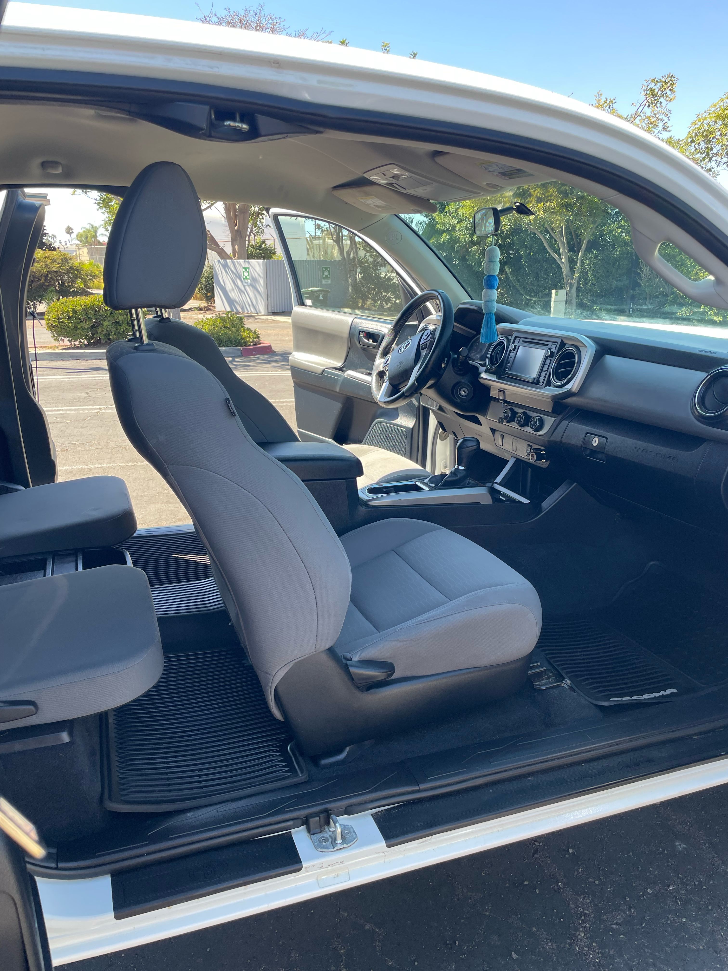 Used 2016 Toyota Tacoma SR5 RWD image 13