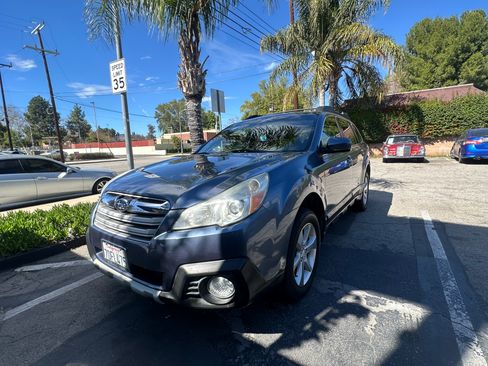 Used 2014 Subaru Outback 2.5i Limited w/ Moonroof Package image 12