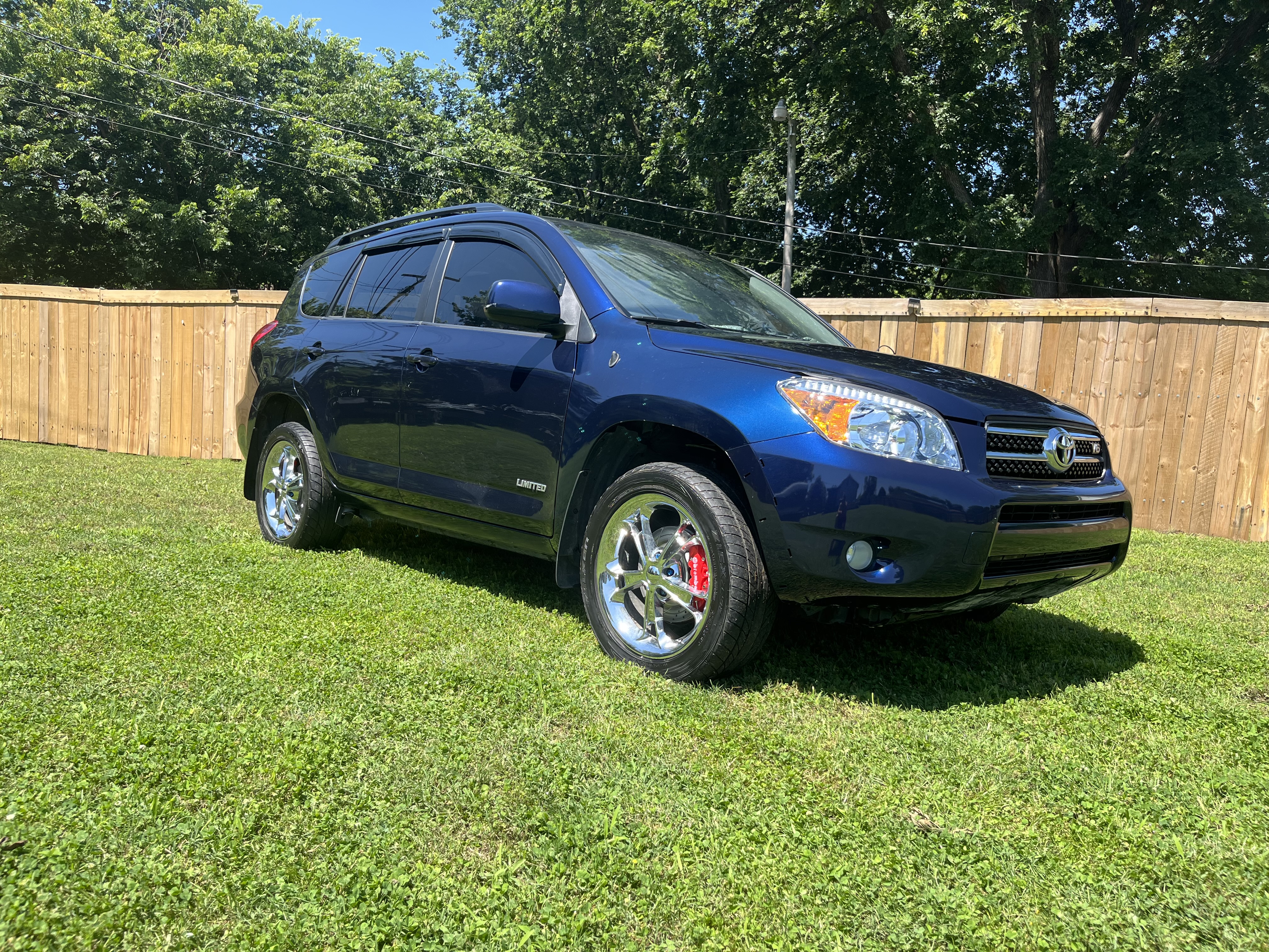 Used 2007 Toyota RAV4 Limited w/ Tow Prep Pkg FWD image 1