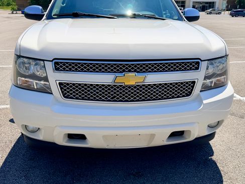 Used 2010 Chevrolet Suburban LTZ AWD/4WD image 8
