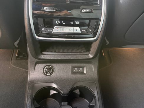 Used 2025 BMW X7 xDrive40i AWD/4WD image 19