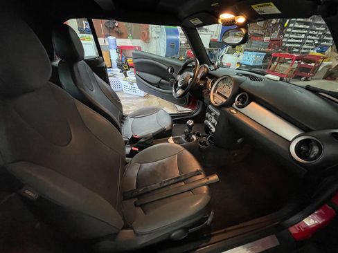 Used 2010 MINI Cooper Convertible FWD image 4