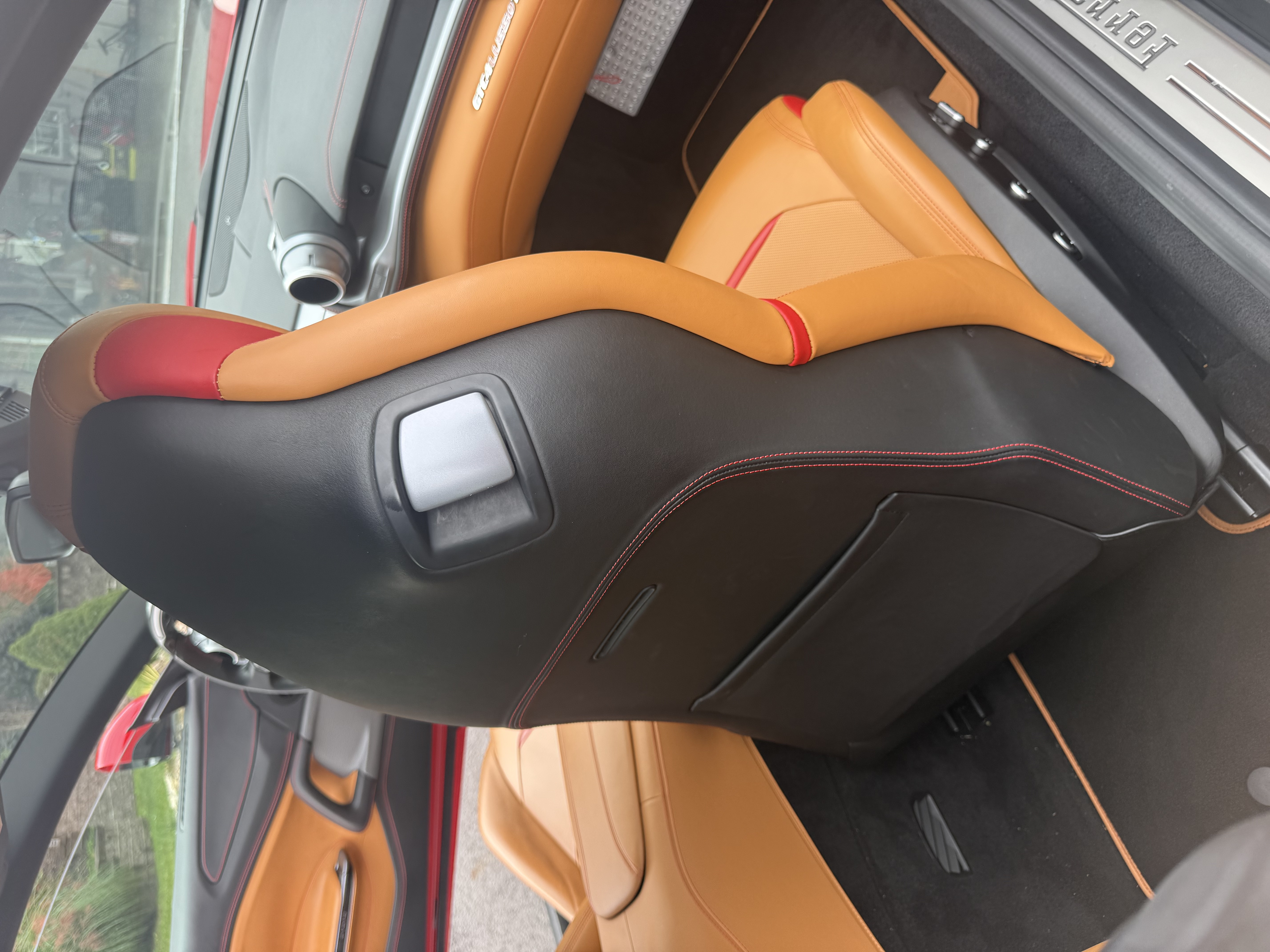 Used 2019 Ferrari GTC4Lusso T RWD image 14