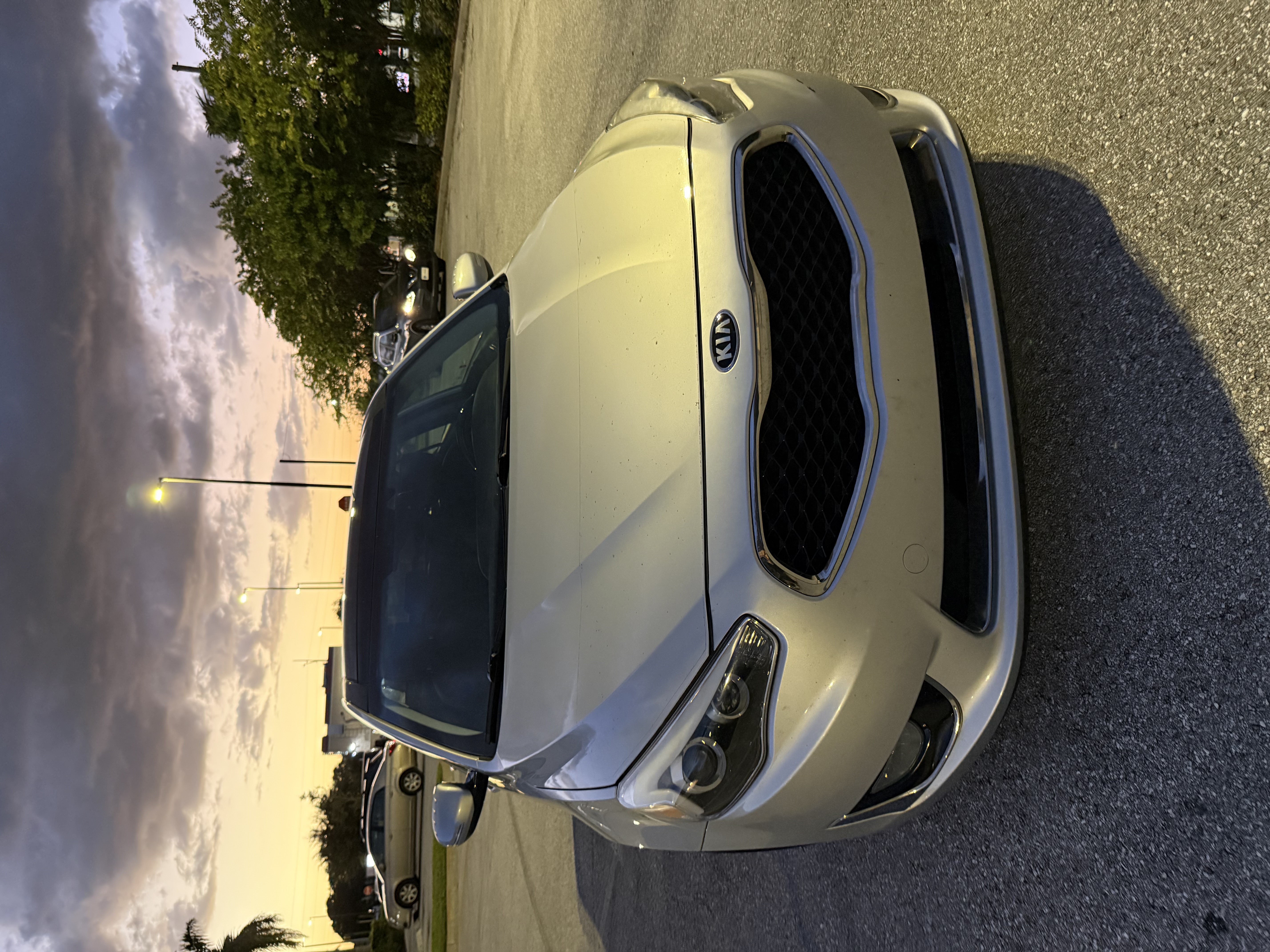 Used 2016 Kia Cadenza Premium w/ Luxury Plus Package FWD image 4