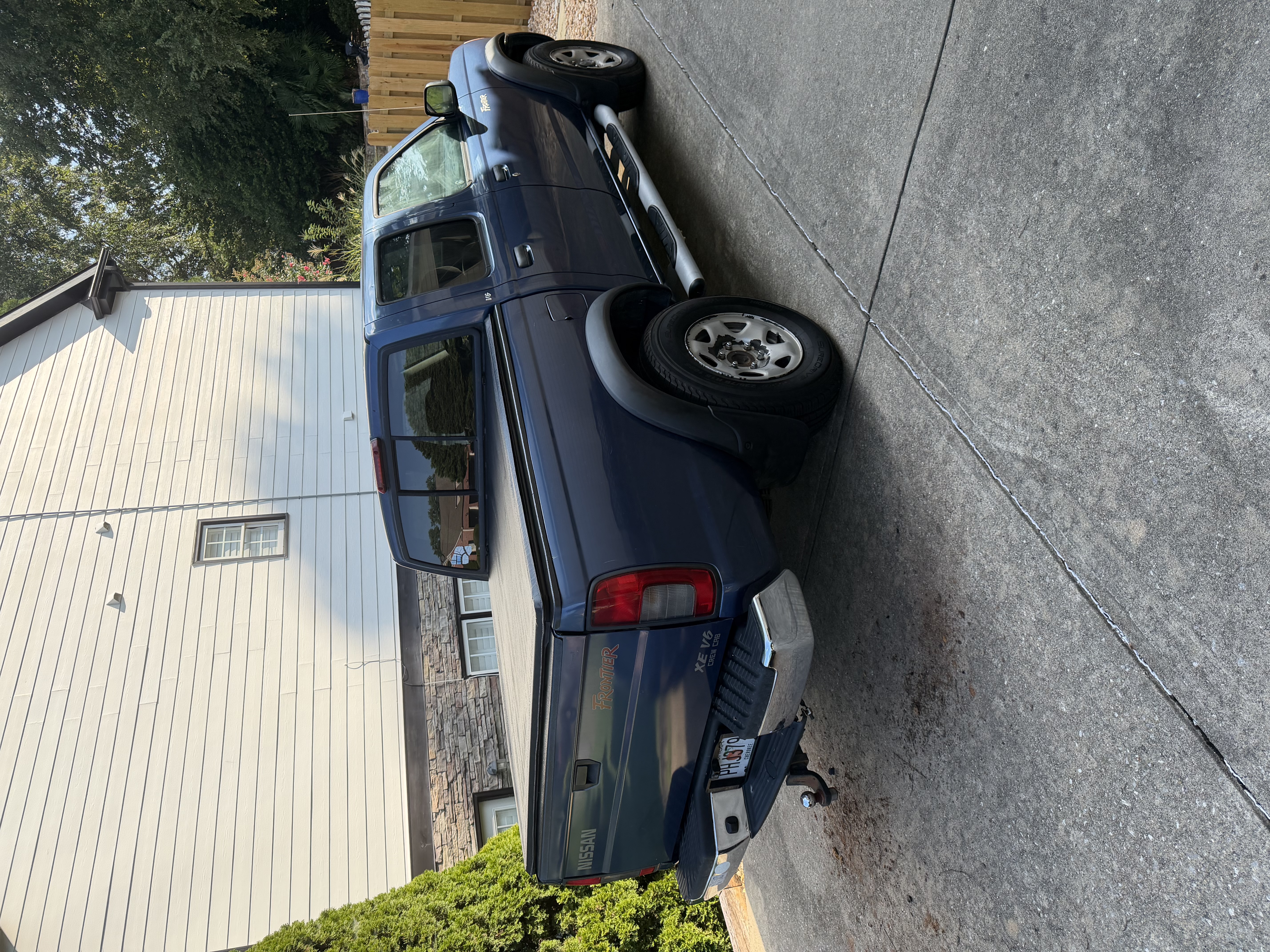 Used 2000 Nissan Frontier XE RWD image 6
