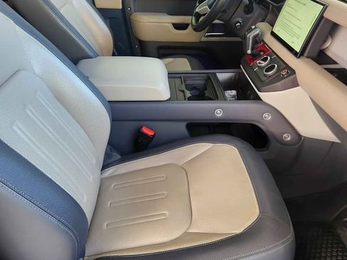 Used 2022 Land Rover Defender 90 X-Dynamic HSE image 5