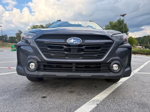 Used 2023 Subaru Outback Premium AWD/4WD image 5