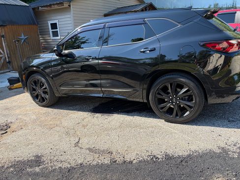 Used 2021 Chevrolet Blazer RS w/ Enhanced Convenience Package FWD image 2