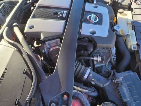 Used 2011 Nissan 370Z Coupe image 18