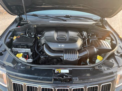 Used 2015 Jeep Grand Cherokee Laredo w/ Quick Order Package 23E AWD/4WD image 17