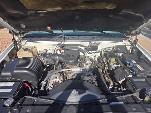 Used 1997 Chevrolet Suburban 2500 w/ Preferred Equipment Group 3 AWD/4WD image 5