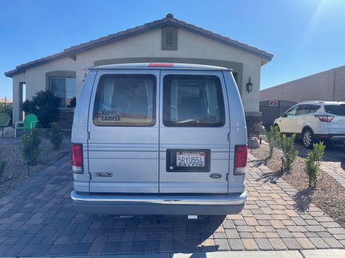 Used 1999 Ford E-150 and Econoline 150 image 2