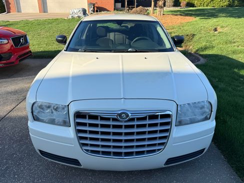 Used 2006 Chrysler 300 image 5