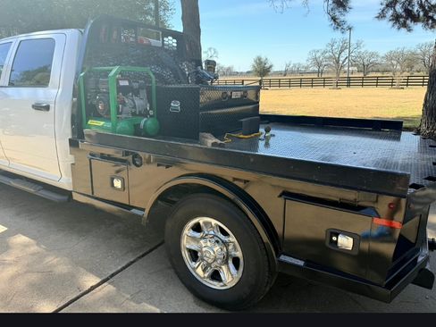 Used 2024 RAM 3500 Tradesman w/ Chrome Appearance Group image 9