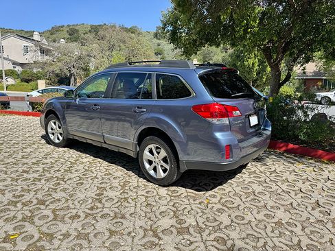 Used 2014 Subaru Outback 2.5i Premium image 8