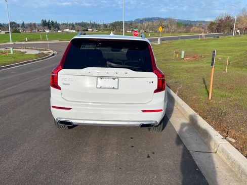 Used 2016 Volvo XC90 T6 Momentum AWD/4WD image 11