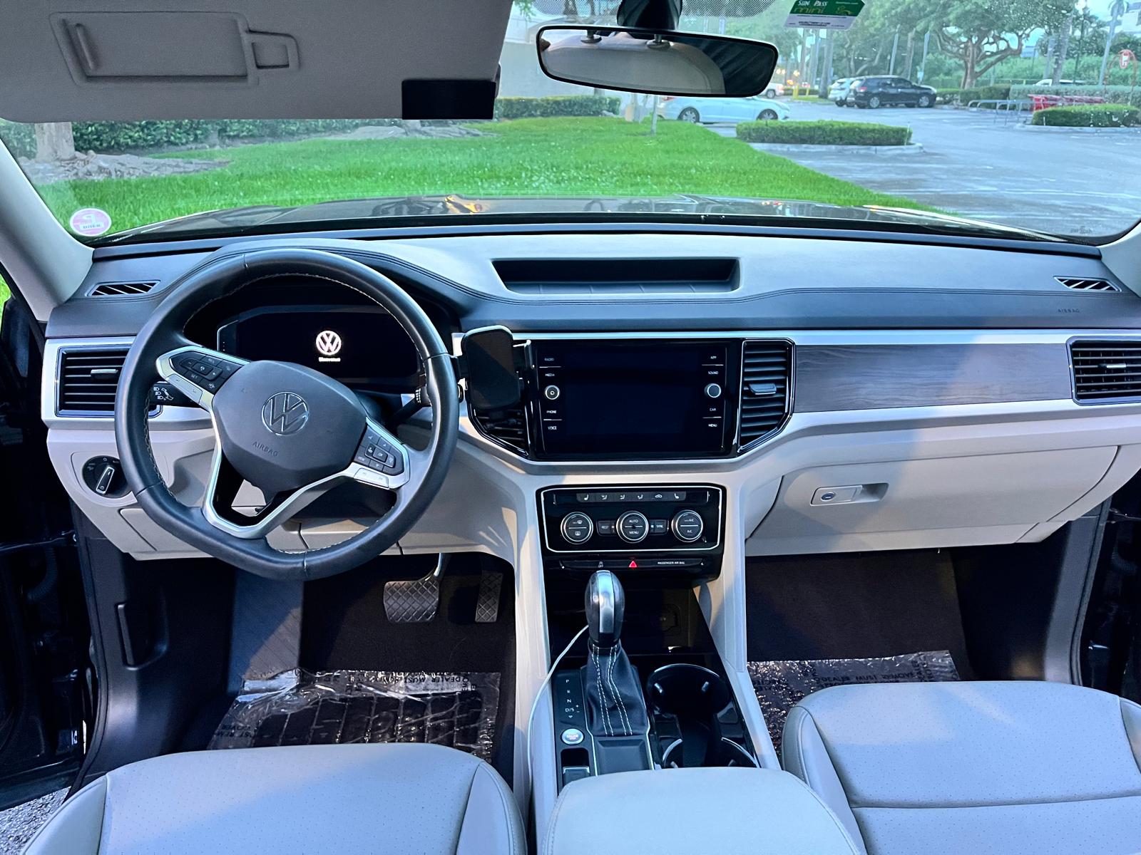Used 2022 Volkswagen Atlas SE w/ Panoramic Sunroof Package FWD image 15