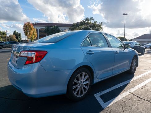 Used 2014 Toyota Camry XLE image 6