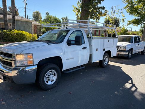 Used 2008 Chevrolet Silverado 2500 W/T image 2