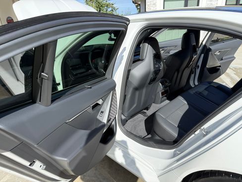 Used 2025 BMW M5 w/ Carbon Package image 16