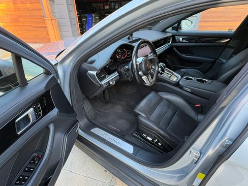 Used 2018 Porsche Panamera image 12