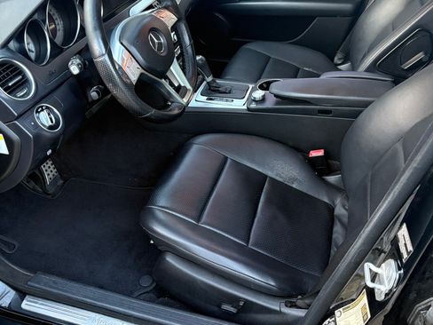 Used 2013 Mercedes-Benz C 250 Sedan image 6