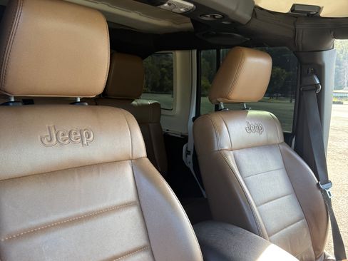 Used 2011 Jeep Wrangler Unlimited Sahara w/ Trailer Tow Group image 15