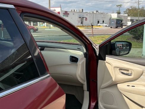 Used 2015 Nissan Murano S w/ Navigation Package image 12