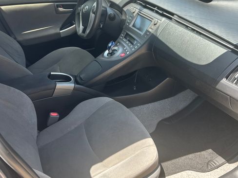 Used 2014 Toyota Prius Two FWD image 6