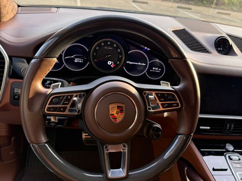 Used 2020 Porsche Cayenne Turbo image 12