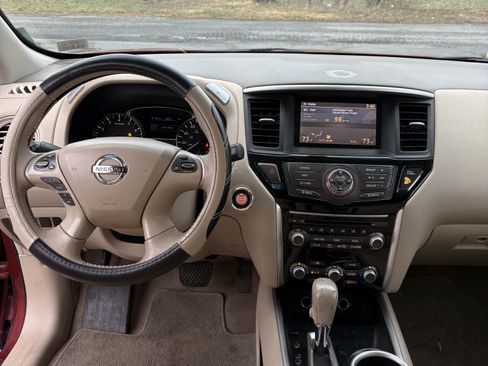 Used 2013 Nissan Pathfinder SV w/ Cargo Pkg image 6
