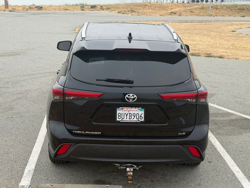 Used 2021 Toyota Highlander XLE FWD image 10