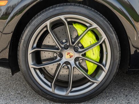 Used 2020 Porsche Cayenne Turbo S image 13