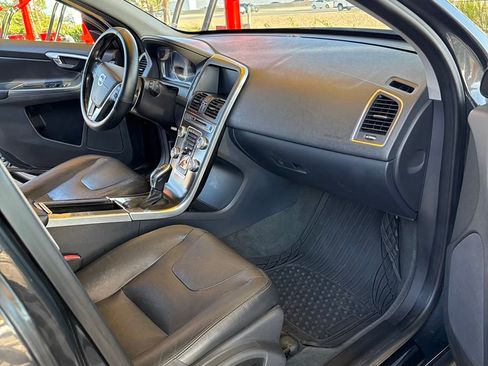 Used 2015 Volvo XC60 T6 image 10