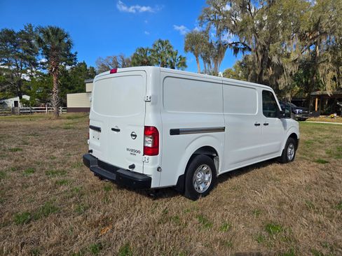 Used 2021 Nissan NV 2500 SV image 6