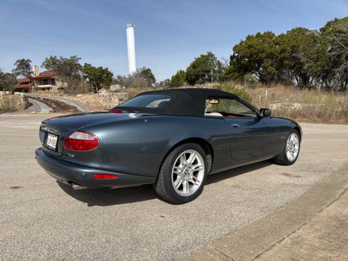 Used 2001 Jaguar XK8 Convertible image 6