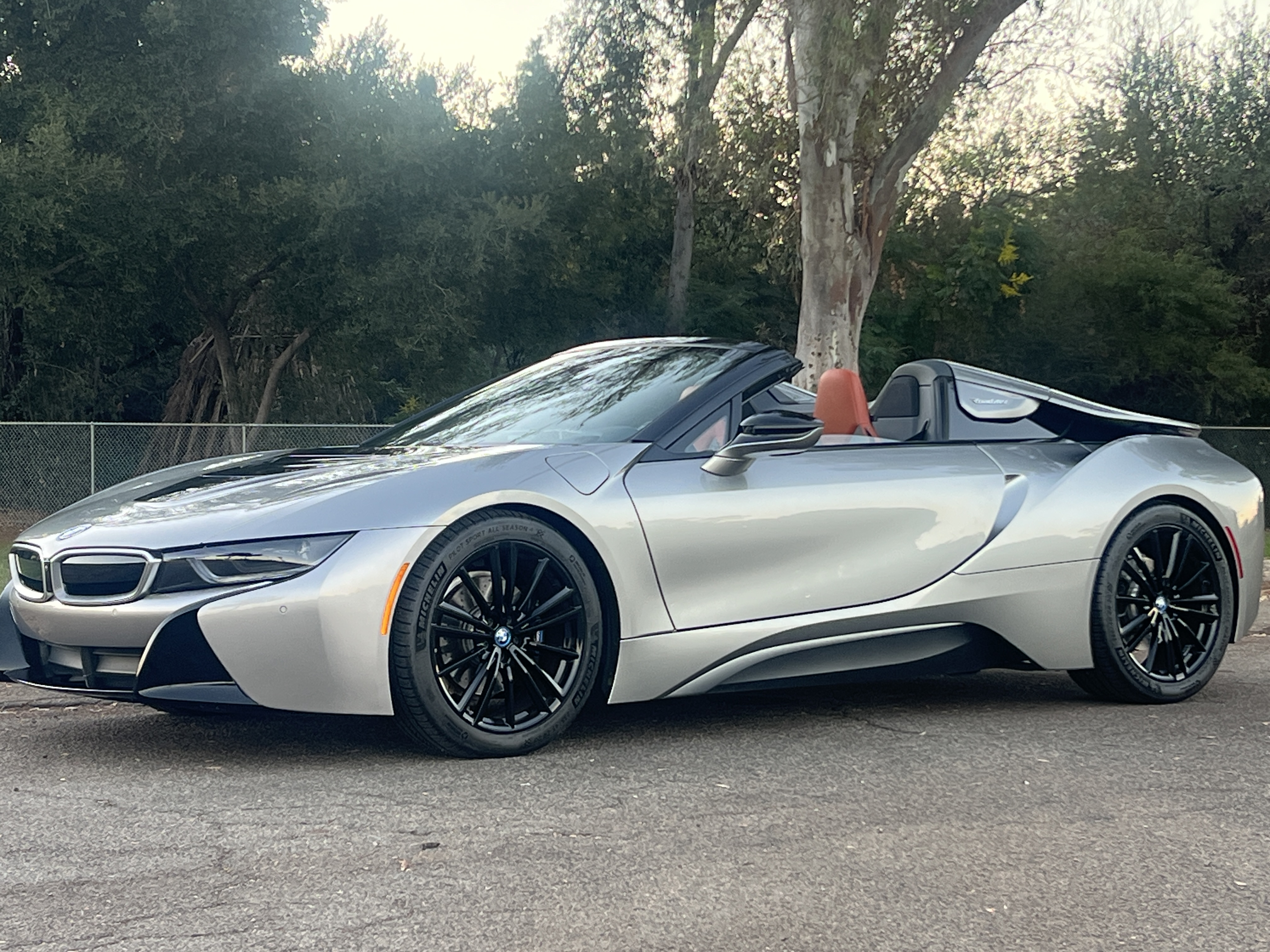 Used 2019 BMW i8 Roadster AWD/4WD image 4