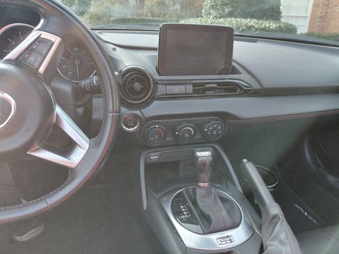 Used 2019 MAZDA MX-5 Miata RF Club w/ I-ACTIVSENSE Sport Package image 14