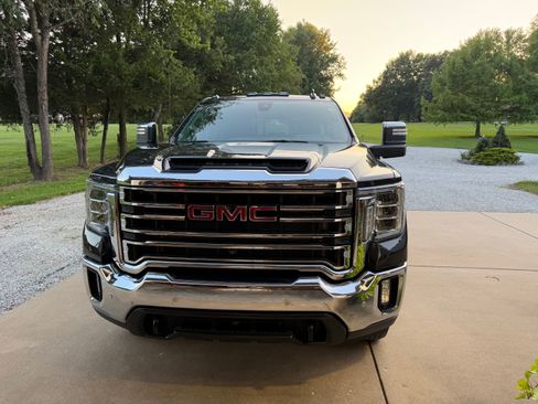 Used 2020 GMC Sierra 3500 SLT w/ SLT Premium Plus Package AWD/4WD image 2