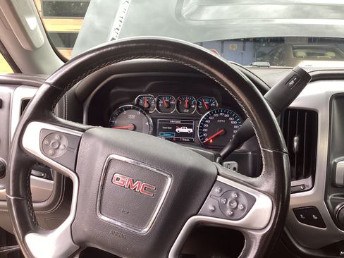 Used 2018 GMC Sierra 2500 SLT w/ Duramax Plus Package AWD/4WD image 22