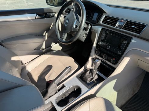 Used 2013 Volkswagen Passat 2.5 SE image 8