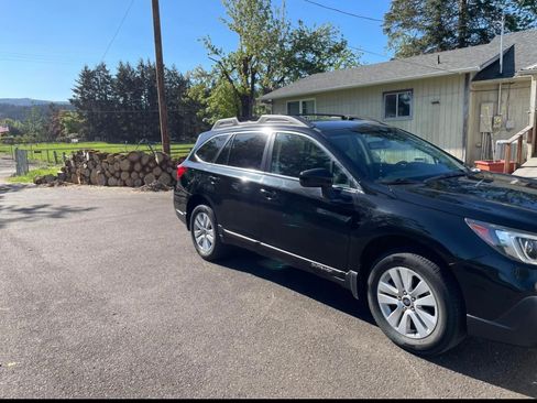 Used 2019 Subaru Outback 2.5i Premium image 14