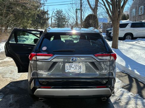 Used 2024 Toyota RAV4 XSE image 1