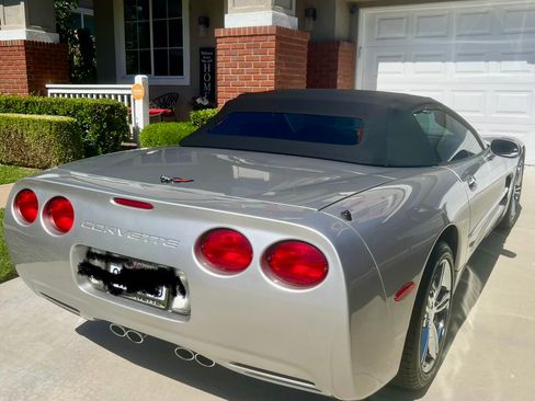 Used 2004 Chevrolet Corvette Convertible w/ Preferred Equipment Group image 6