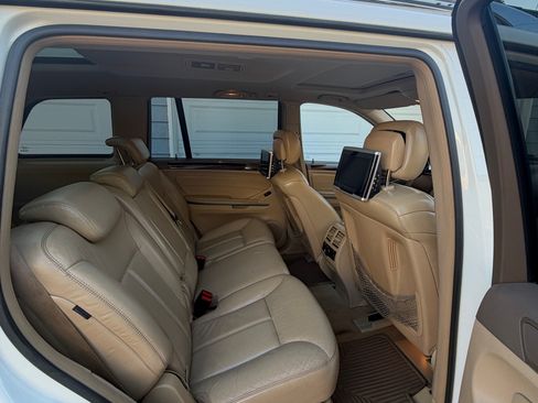 Used 2009 Mercedes-Benz GL 550 4MATIC image 12