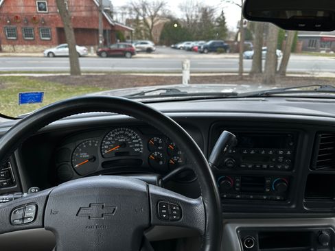 Used 2004 Chevrolet Tahoe LS w/ Preferred Equipment Group image 8