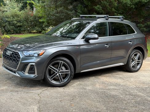Used 2022 Audi Q5 e Premium AWD/4WD image 1