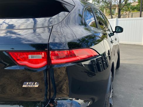 Used 2017 Jaguar F-PACE R-Sport image 2