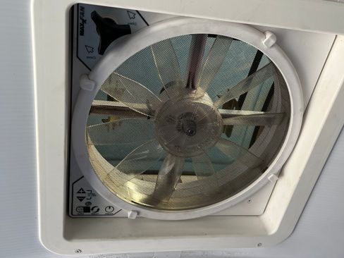 Used 2017 Mercedes-Benz Sprinter 2500 image 21