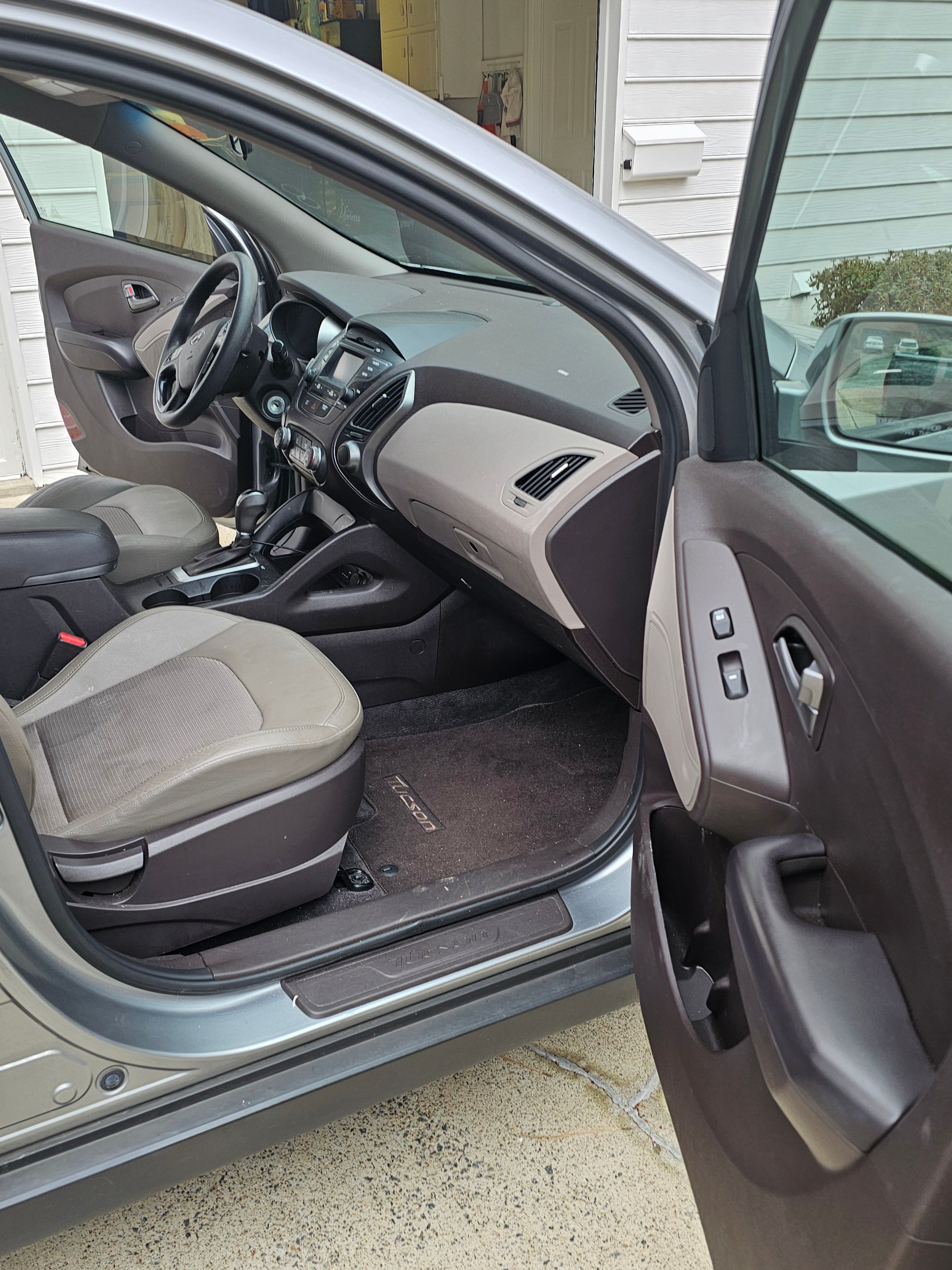 Used 2015 Hyundai Tucson GLS w/ Option Group 02 FWD image 12